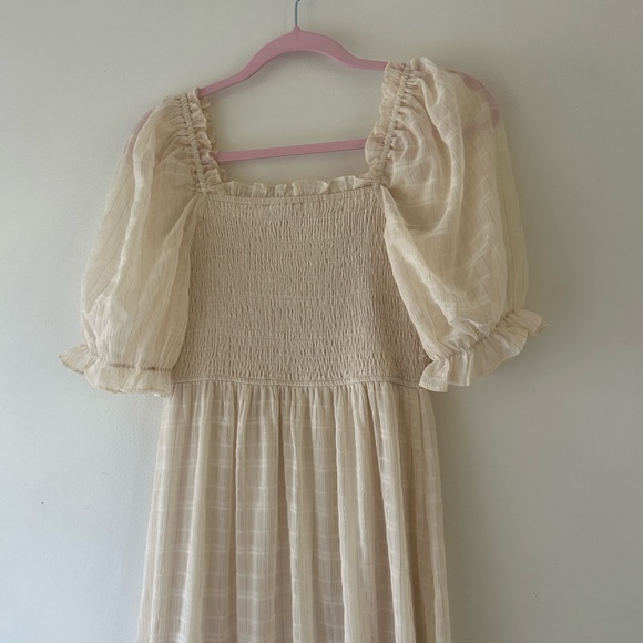 Moon River Cream Smocked Puff-Sleeve Tiered Maxi Dress - Picture 6 of 14